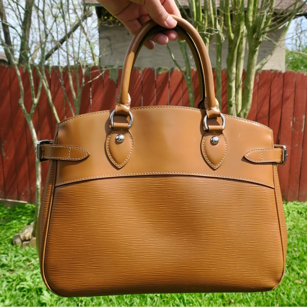 Vintage Louis Vuitton Passy PM Epi Leather Top Handle Bag